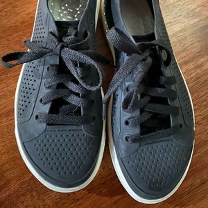 Croc Tennis shoes